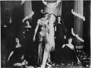 Mata Hari au musée Guimet à Paris, le 13 mars 1905