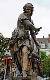 Statue de Jeanne Hachette sur la place de la mairie à Beauvais, par Gabriel-Vital Dubray (1851)