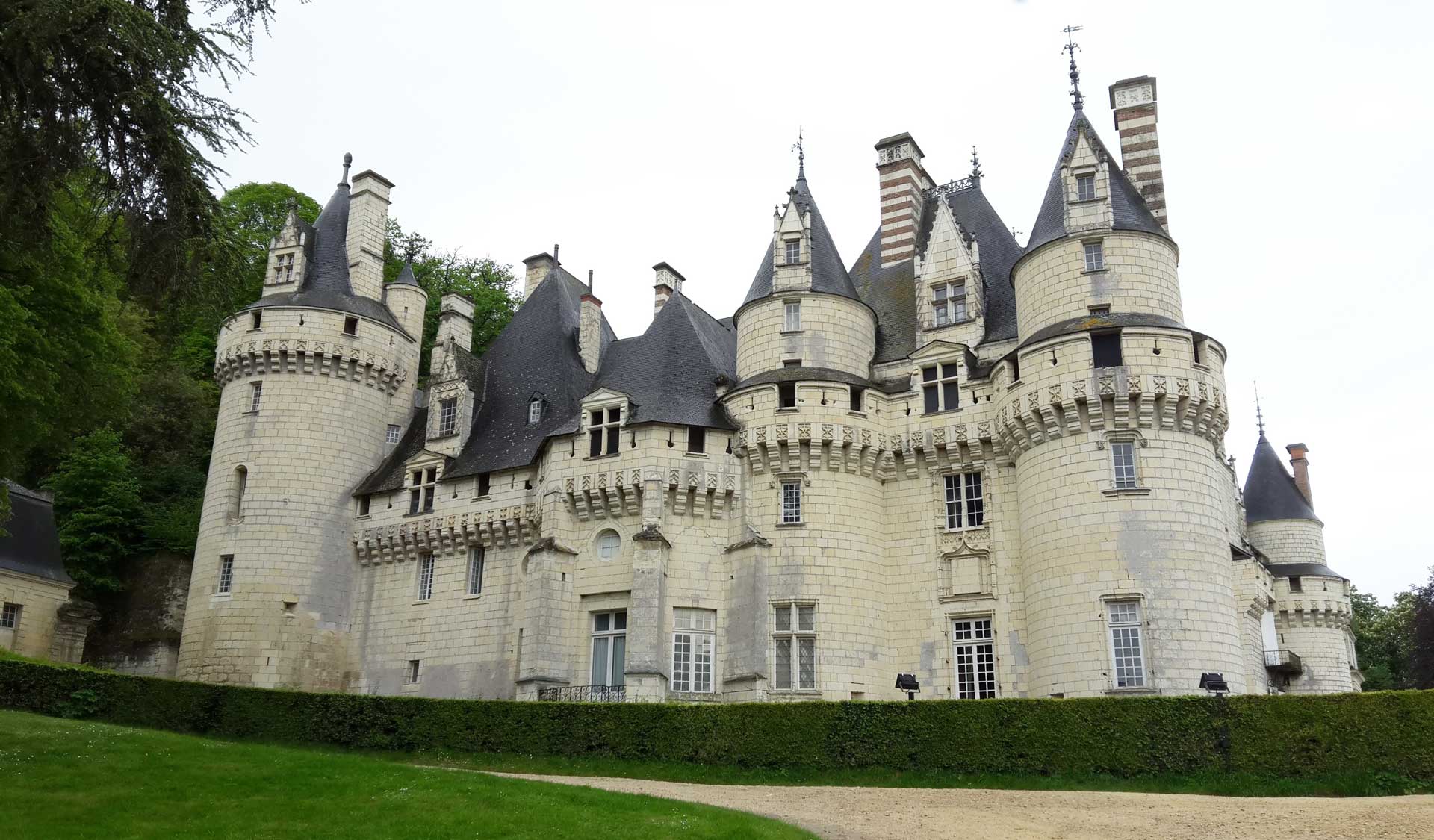 Visitez le Château de la Belle au Bois Dormant