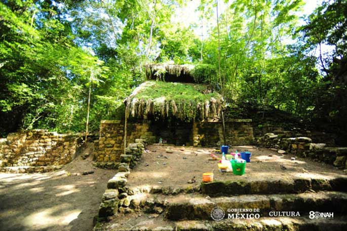 Découverte d'un palais maya dans la jungle du Yucatàn