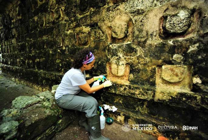 Découverte d'un palais maya dans la jungle du Yucatàn