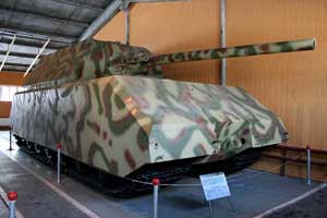 Seul exemplaire existant de Panzerkampfwagen VIII Maus conservé au Musée des blindés de Koubinka