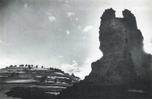 Ruine du château de Montaillou. Crédit photo : Madeleine Le Roy Ladurie.